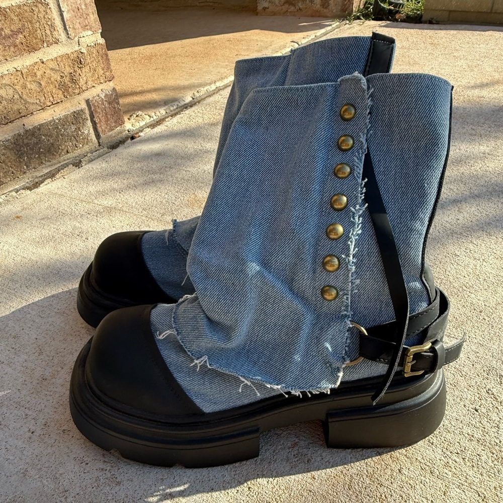 New no tags chunky platform jean studded boots sz 7.5/245